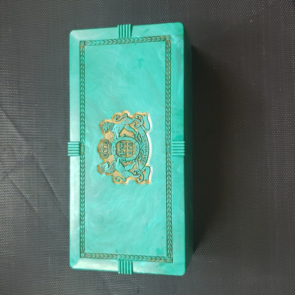 Vintage Phillip Morris cigarette plastic carton case. Veni Vidi Vici.